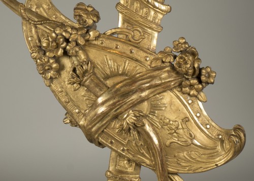 Decorative Objects  - Gilt wood trophy