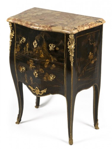 Small Louis XV Lacquer Commode stamped E.A.VEAUX