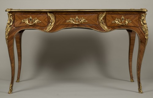 Louis XV - Bureau Plat d’époque Louis XV estampillé Reizell