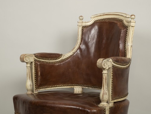 Sièges Fauteuil & Bergère - Fauteuil de bureau d'époque Louis XVI en bois laqué estampillé F.C. Menant