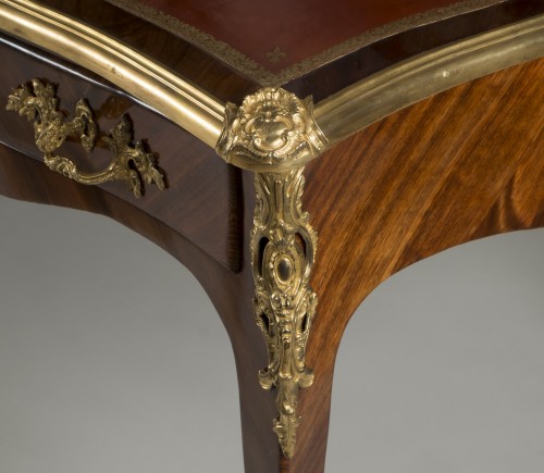 Louis XV - Satin wood desk attributed to Criaerd