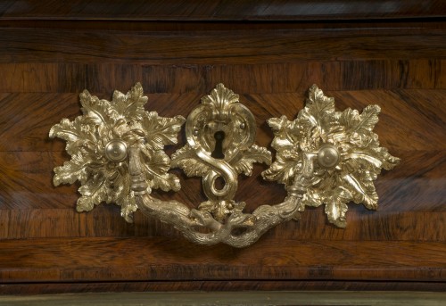Antiquités - Régence rosewood commode, around 1750