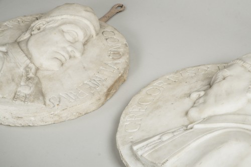  - Set of 4 white marble from Carrara medallions depicting popes 