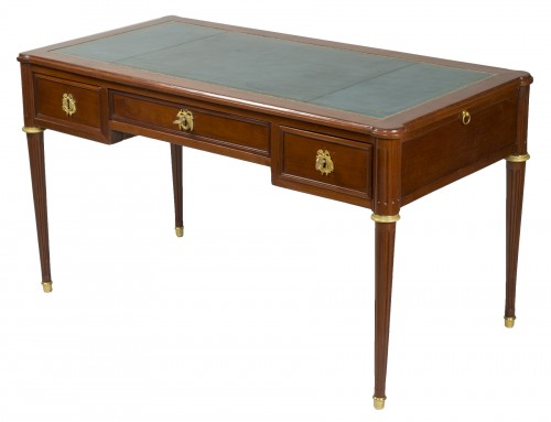 Bureau plat en acajou d'époque Louis XVI