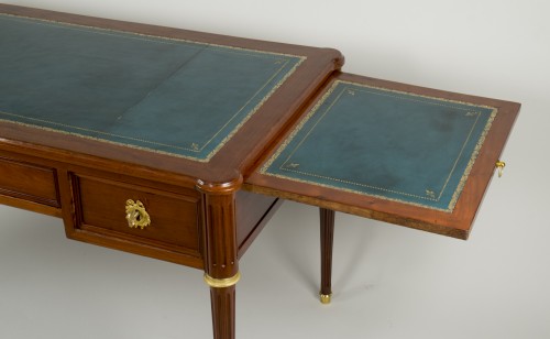 Louis XVI - Bureau plat en acajou d'époque Louis XVI