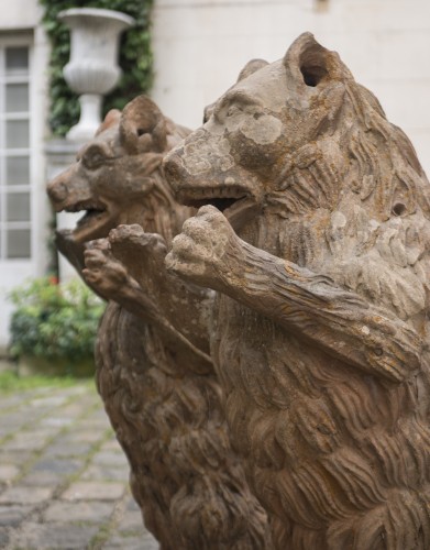 Matériaux & Architecture  - Paire de grands ours en terre cuite du XIXe