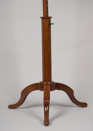Antiquités - Pedestal Table Forming Lectern Attributed to Canabas