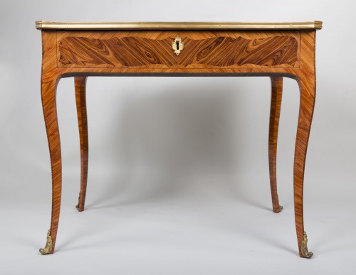 XVIIIe siècle - Table Bureau estampillée de Dubut