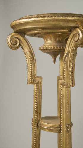 Antiquités - Pair of giltwood and stucco stands