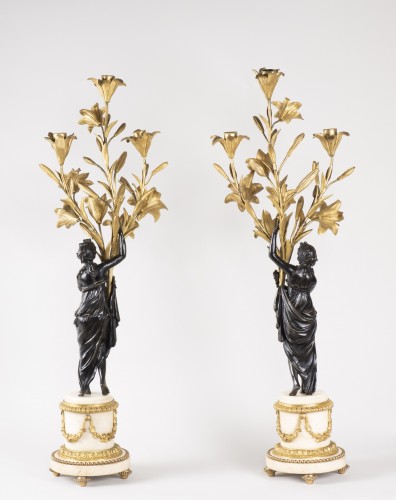 XIXe siècle - Paire de candélabres en marbre et bronze vers 1800