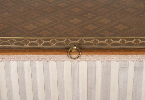 Petite table à trois tiroirs estampillée G.DESTER - Galerie Gilles Linossier