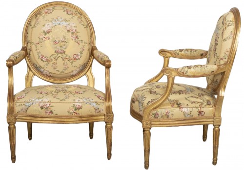Paire de fauteuils d'époque Louis XVI en bois doré de Georges Jacob