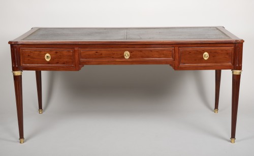 Louis XVI mahogany desk attributed to Fidelys Schey - Furniture Style Louis XVI