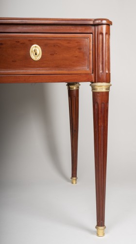 Antiquités - Louis XVI mahogany desk attributed to Fidelys Schey