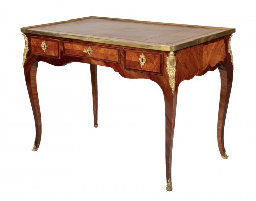 Petit bureau d'époque Louis XV attribué à Genty