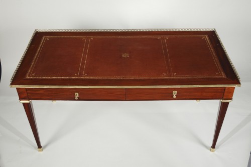 Antiquités - Large Mahogany Desk Stamped JACOB