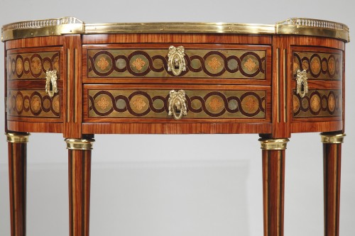 XVIIIe siècle - Console demi lune estampillée I.G.SCHLICHTIG