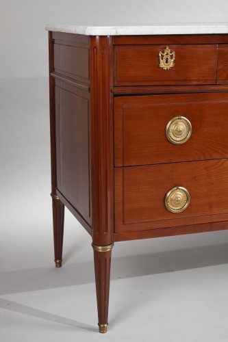 Louis XVI Mahogany Commode - Louis XVI