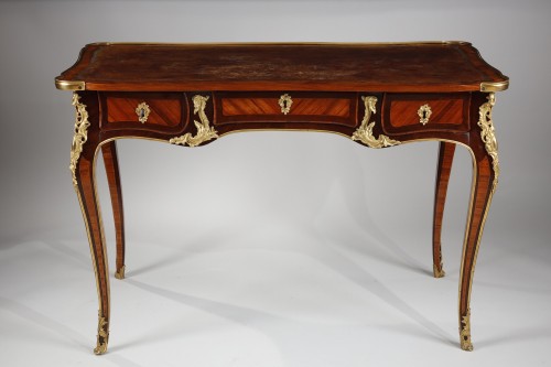 Small Louis XV Desk Attributed to Garnier - Furniture Style Louis XV