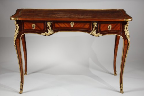 Mobilier Bureau et Secrétaire - Petit bureau plat d'époque Louis XV attribué à Garnier