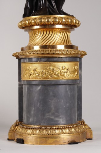 Luminaires Bougeoirs et Chandeliers - Paire de candélabres d'époque Louis XVI attribuée au Bronzier François REMOND
