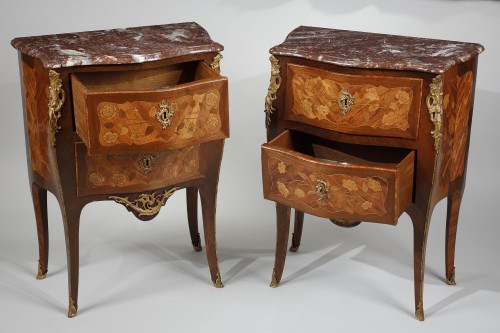 Paire de commodes sauteuses d'époque Louis XV estampillées Popsel - Mobilier Style Louis XV