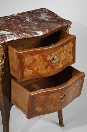 Mobilier Commode - Paire de commodes sauteuses d'époque Louis XV estampillées Popsel