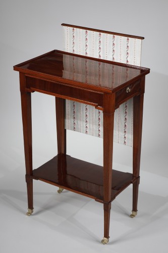 Table volante en acajou estampillée Canabas - Mobilier Style Louis XVI