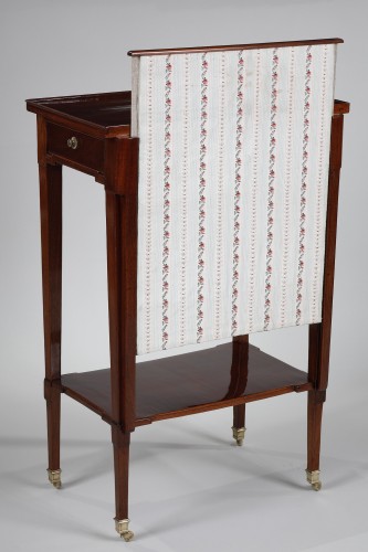 XVIIIe siècle - Table volante en acajou estampillée Canabas