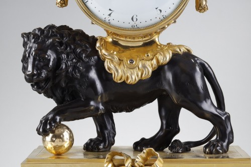 Horology  - Large lion clock attributed to Jean-Joseph de Saint-Germain
