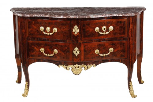 French Régence Chest of drawers attributed to Migeon