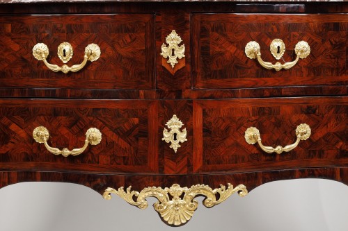 Commode d'époque Régence attribuée à Migeon - Mobilier Style Régence