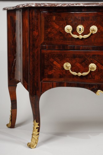 Furniture  - French Régence Chest of drawers attributed to Migeon