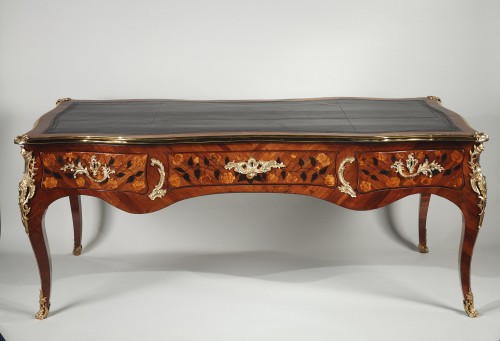 Grand bureau plat estampillé L.FORTIN - Mobilier Style Louis XV