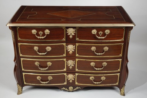 Furniture  - French Régence period Mazarine chest of drawers in amaranth framed in bronz