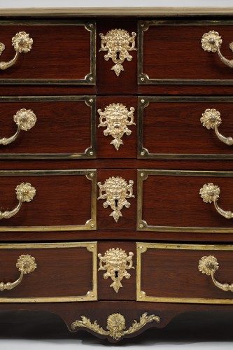 French Régence period Mazarine chest of drawers in amaranth framed in bronz - 