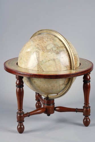 Globe terrestre de la manufacture Newton and Sons, London - Objets de Curiosité Style Louis-Philippe