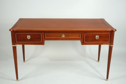 Large Louis XVI Mahogany Desk - Furniture Style Louis XVI
