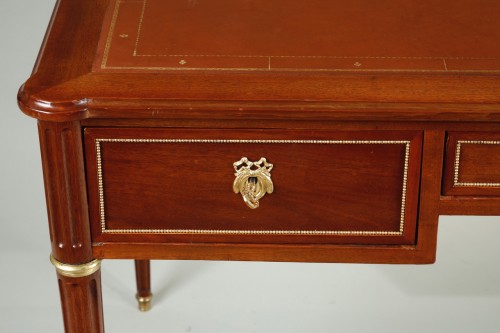 18th century - Large Louis XVI Mahogany Desk
