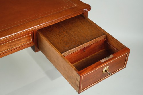 Antiquités - Large Louis XVI Mahogany Desk