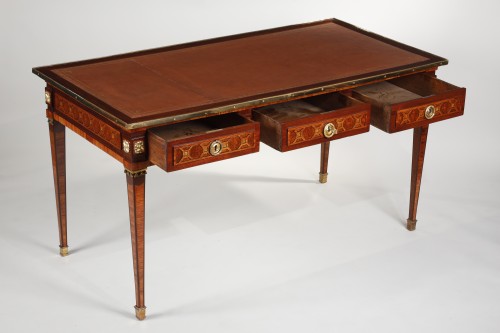 Antiquités -  Louis XVI period flat desk attributed to MONTIGNY