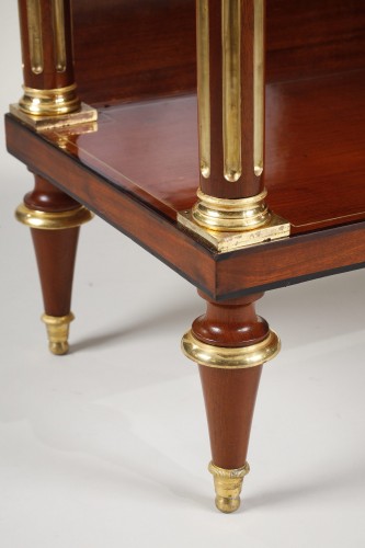 XVIIIe siècle - Console Louis XVI, attribuée à Weisweiler