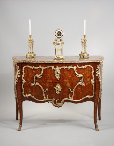 Commode Louis XV estampillée Christophe WOLFF - Mobilier Style Louis XV