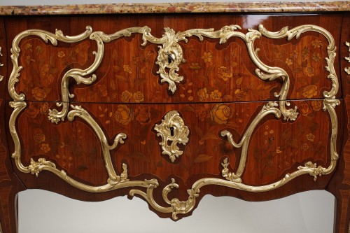 Furniture  - Louis XV chest of drawers stamped by Christophe Wolff