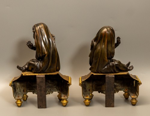 A pair of French Louis XVI Chenets with Veiled Putti - Decorative Objects Style Louis XIV