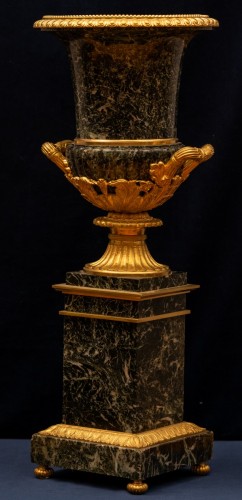 Decorative Objects  - A Pair of Louis-Philippe Campana Urns on Pedestals