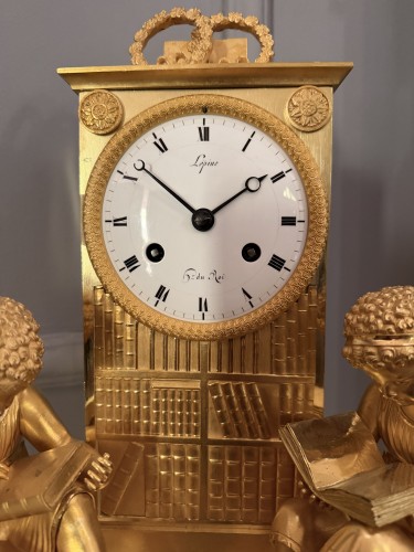 A fine French Empire ormolu mantel clock, circa 1810 - Horology Style Empire