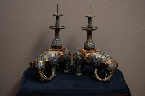 Paire d'éléphants en émail cloisonné, Chine vers 1880–1910 - Arts d