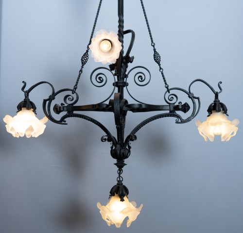 Art nouveau - Four lights Art Nouveau wrought-iron chandelier, France circa 1910