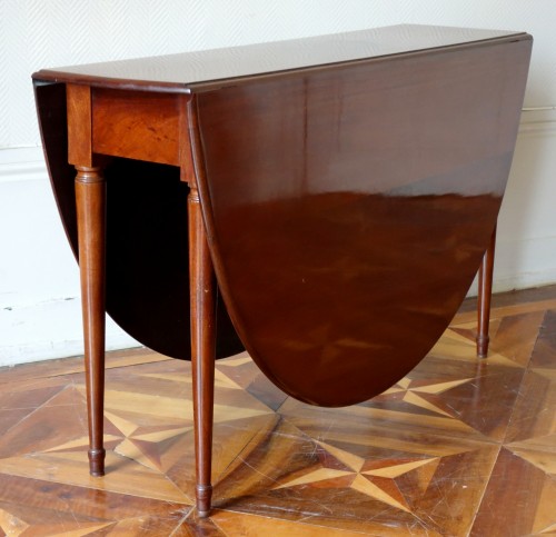 Furniture  - Mahogany table gate legacy stamped Jean François Leleu